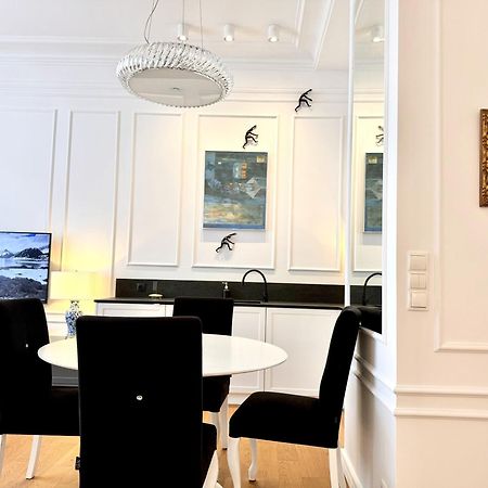 Mondrian Luxury Suites & Apartments Old Town Varsovie Extérieur photo